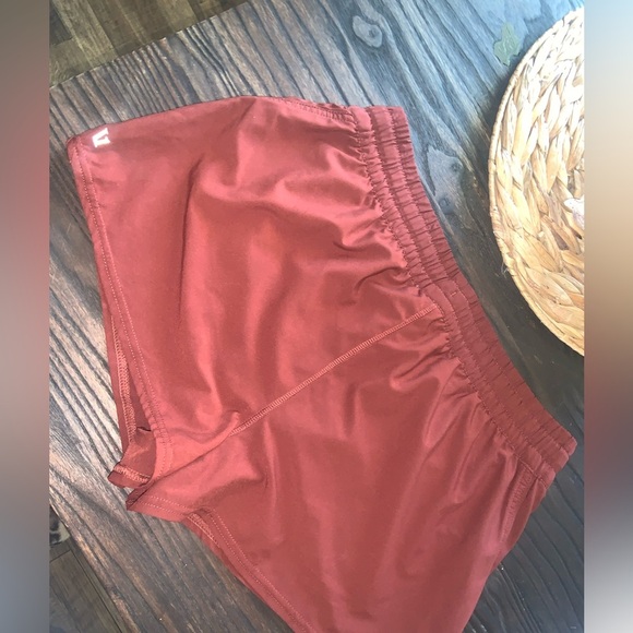 Women's Brown Casual Shorts vuori size L nwot summer classic activewear casual - Picture 7 of 7